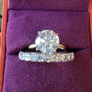 4 carat stone  + 4carart platinum Diamond Ring Set MAKE OFFER WANT TO SELL ASAP
